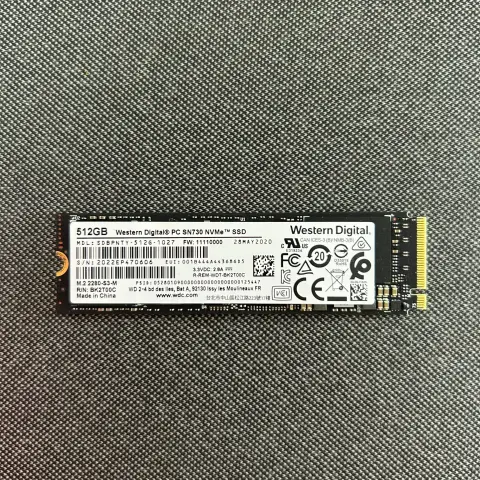 Eine Western Digital 512GB PC SN730 NVMe SSD.